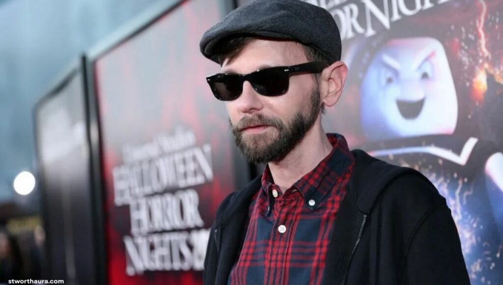Physical Appearance of DJ Qualls